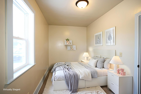 Next Photo