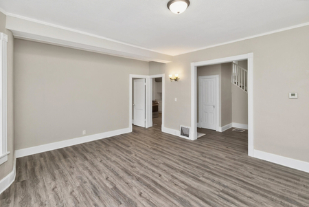 Next Photo