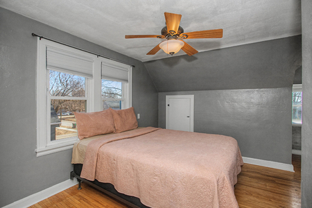 Next Photo