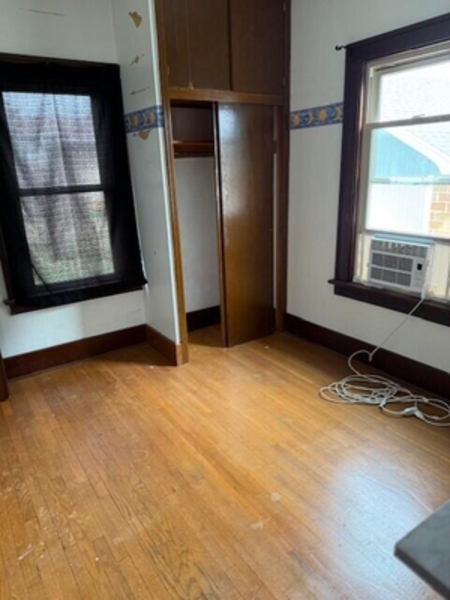 Next Photo