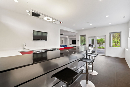 Next Photo