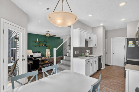 Next Photo