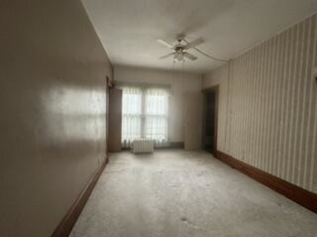 Next Photo