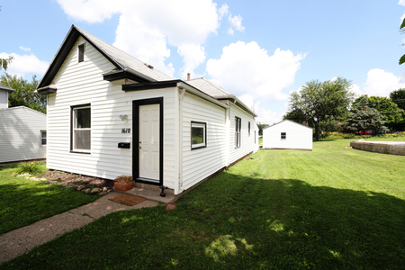 Next Photo