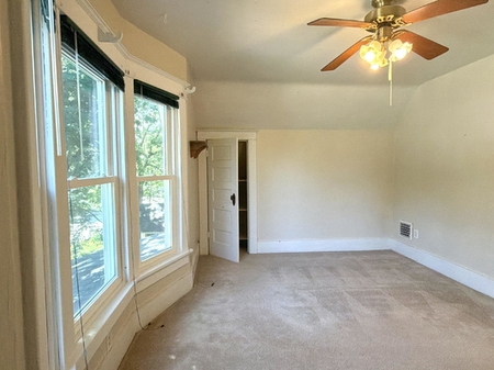Next Photo