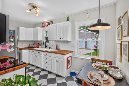 Next Photo