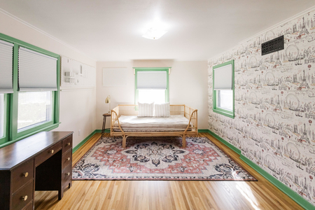 Next Photo
