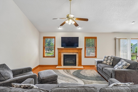 Next Photo