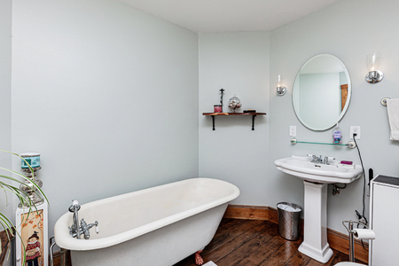 Next Photo